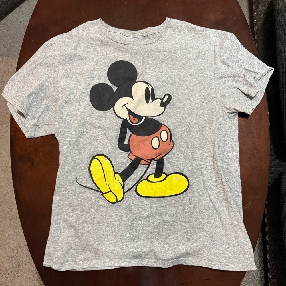 Mickey Mouse Shirt Adult Size Large Gray 42/44 Disney Crew Neck Graphic Print